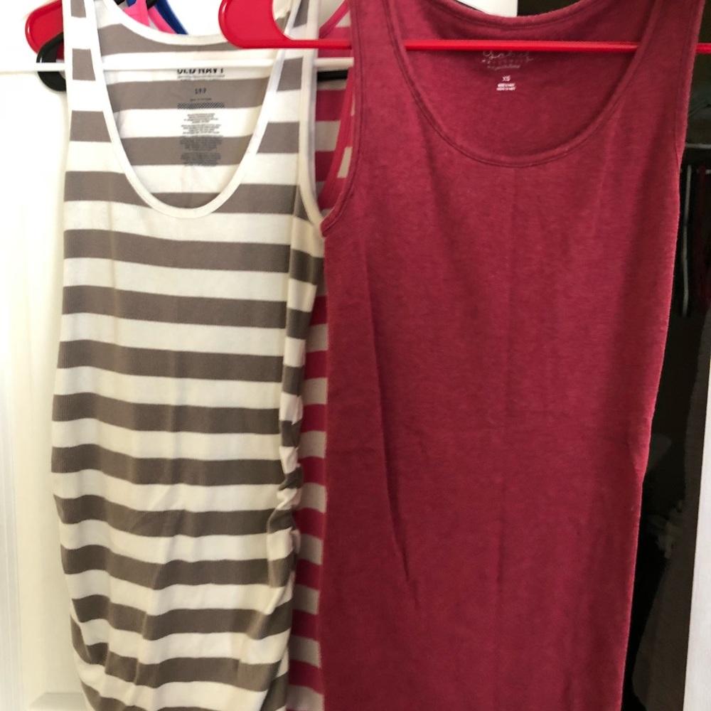 Bundle maternity tank tops (4)